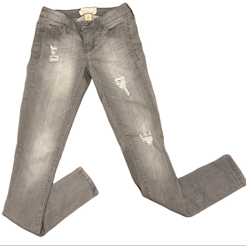 NWOT Altar’d State Distressed Parker Skinny Jeans